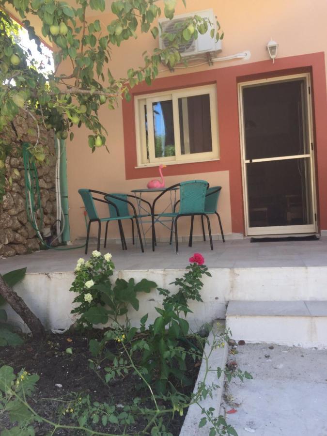 Domenica House Appartement Kondaraíni Buitenkant foto