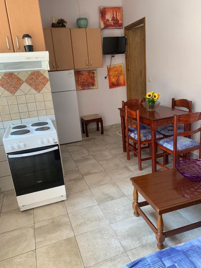 Domenica House Appartement Kondaraíni Buitenkant foto