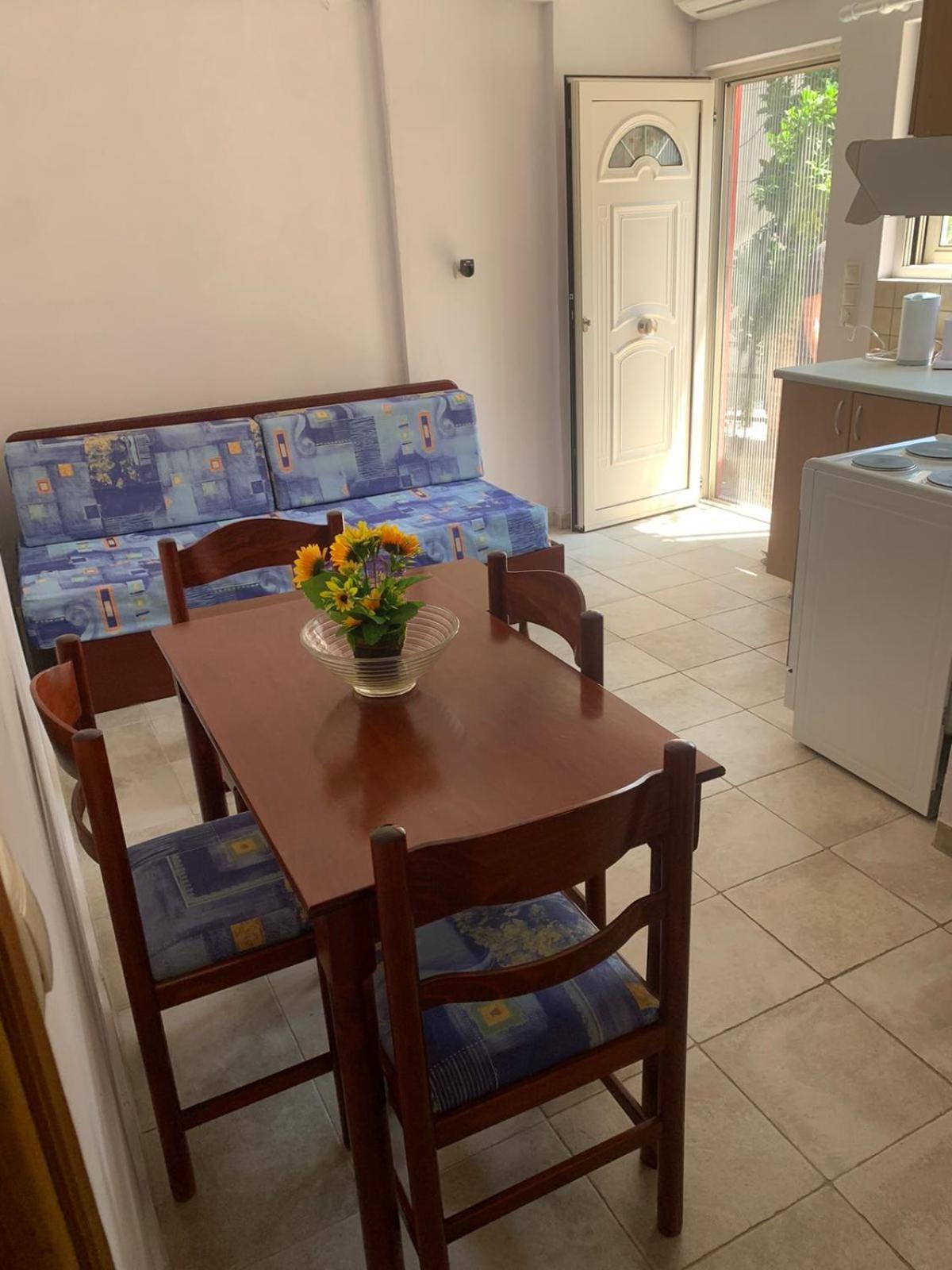 Domenica House Appartement Kondaraíni Buitenkant foto